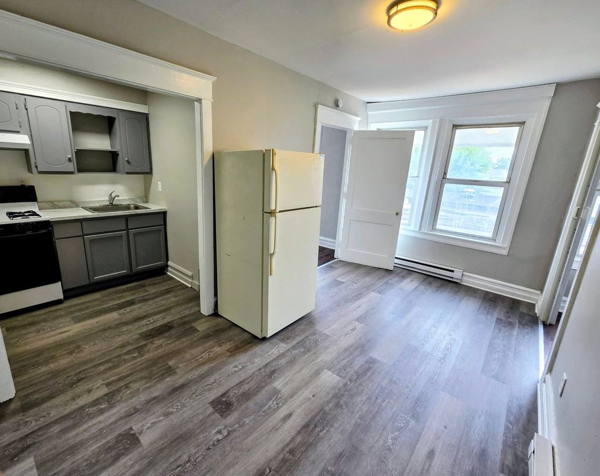 926-928 W. Walnut Street - Photo 7 of 14