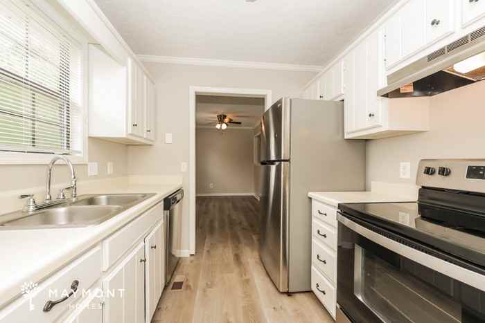 164 Cedarwood Ct - Photo 7 of 12