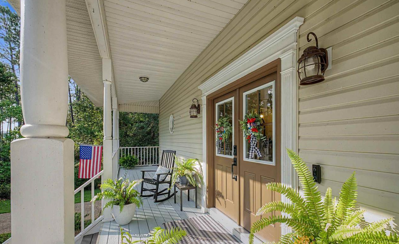4596 Bayside Dr - Photo 6 of 17