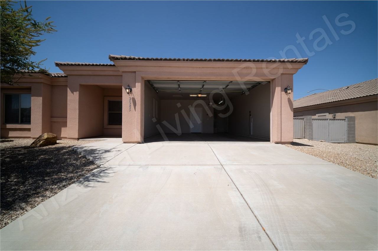 2085 Alan Ladd Dr - Photo 3 of 30