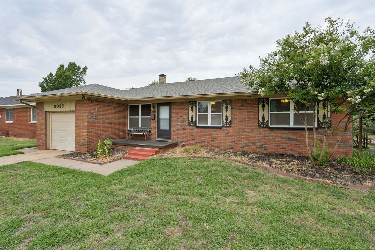 3025 Nw 67th St - Photo 5 of 41