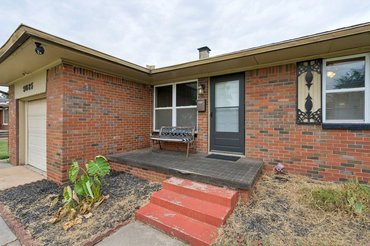 3025 Nw 67th St - Photo 7 of 41