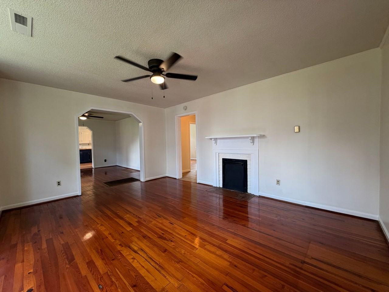 19 Oak St Ne - Photo 5 of 27