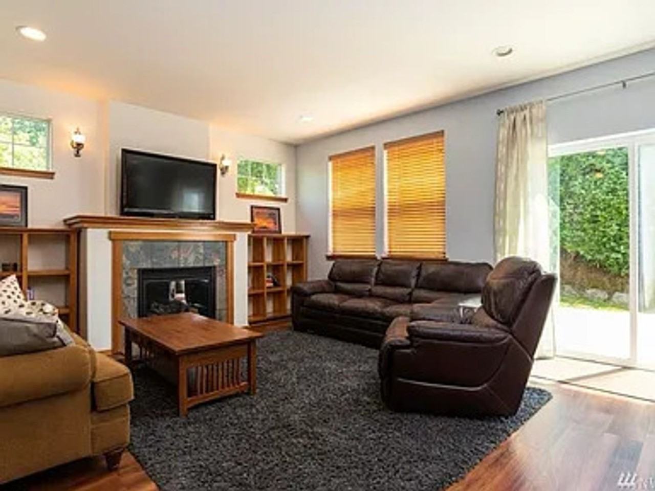 1119 N Waugh Rd - Photo 5 of 24