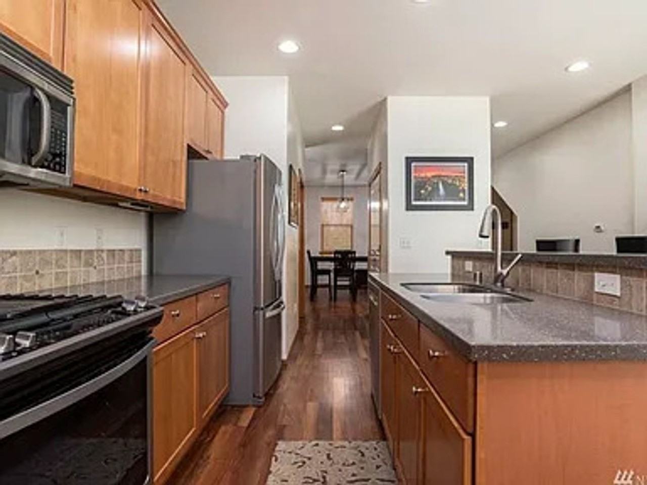 1119 N Waugh Rd - Photo 7 of 24