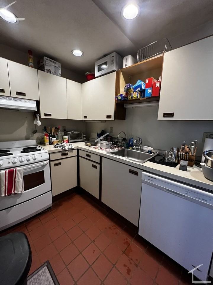 453 Park Dr - Photo 6 of 9