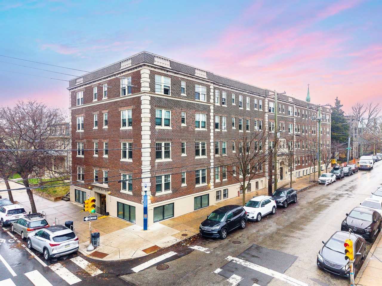 Lexington Apartments - Photo 3 of 24