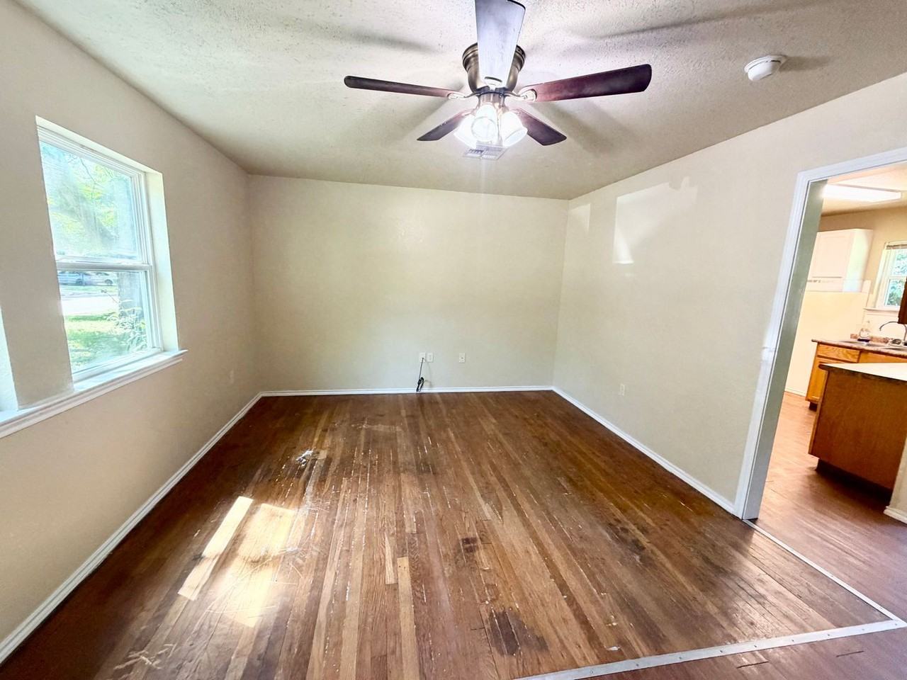 123 Victory Dr - Photo 2 of 13
