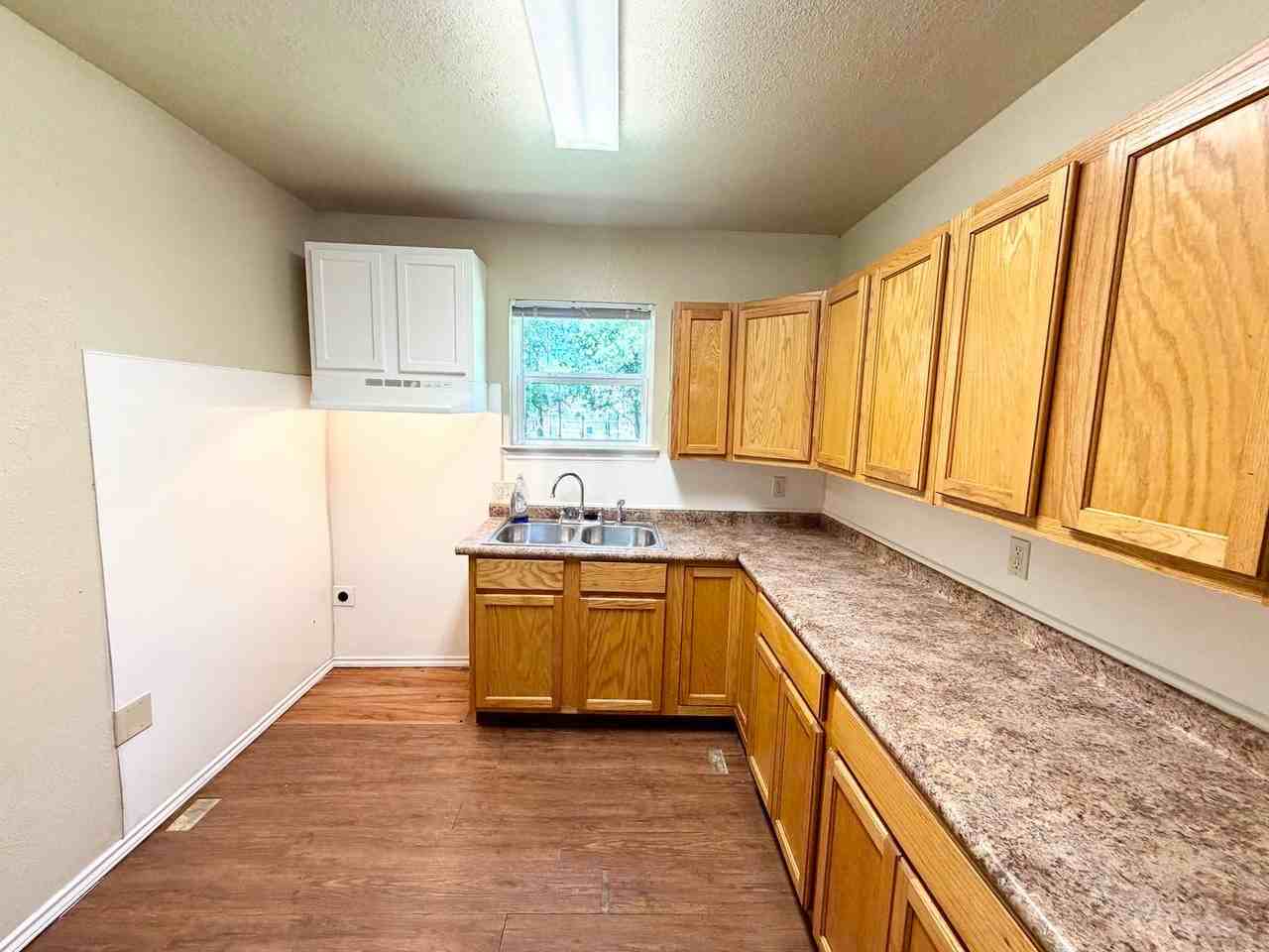 123 Victory Dr - Photo 4 of 13