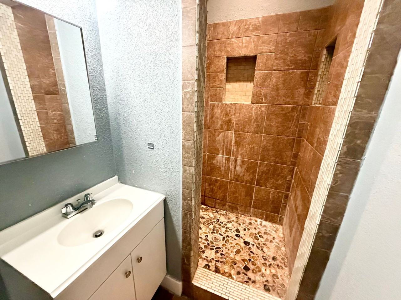 613 Garland Ave - Photo 5 of 12