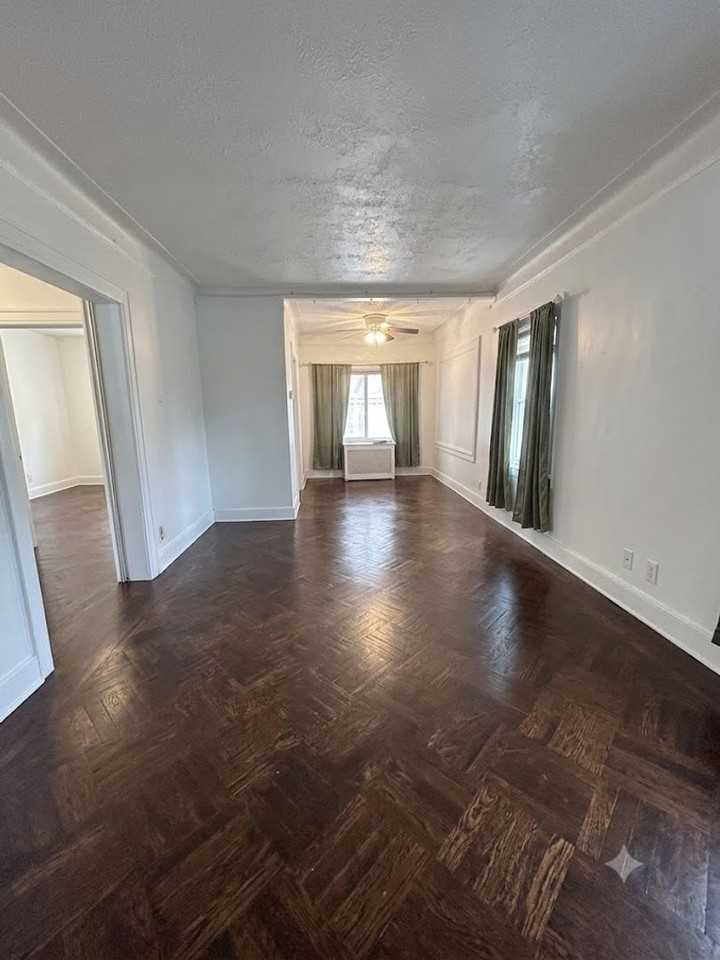 10021 Francis Lewis Blvd - Photo 3 of 23