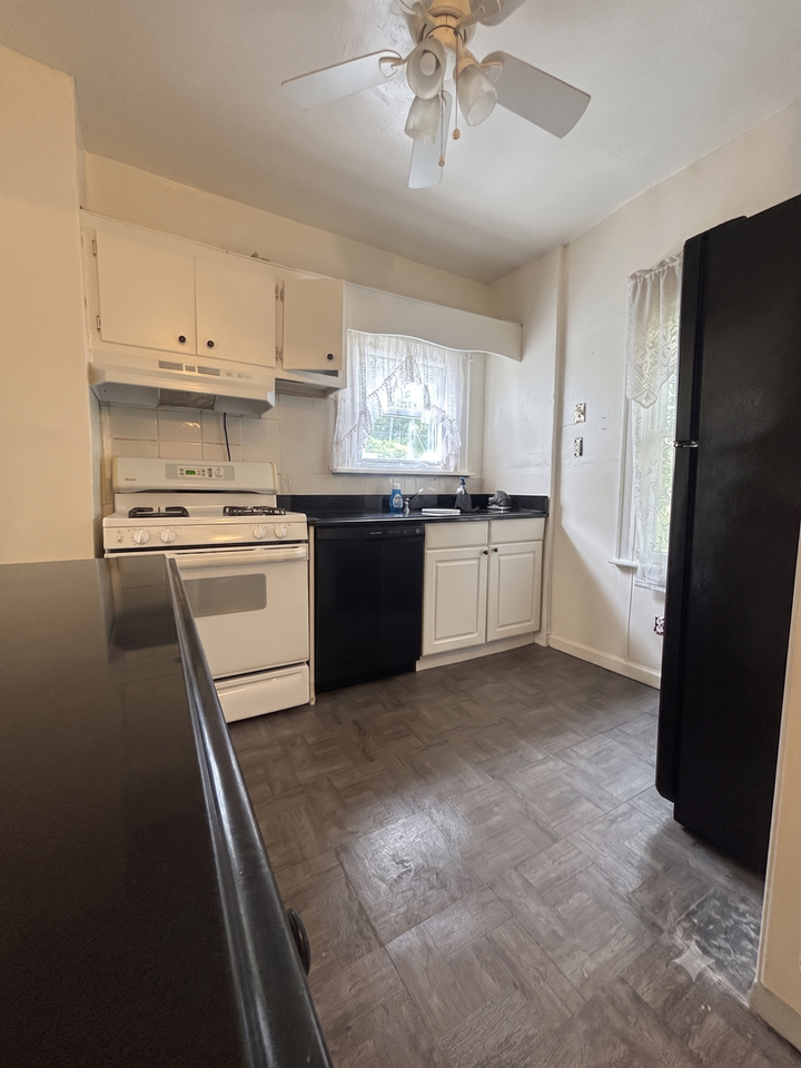 10021 Francis Lewis Blvd - Photo 6 of 23