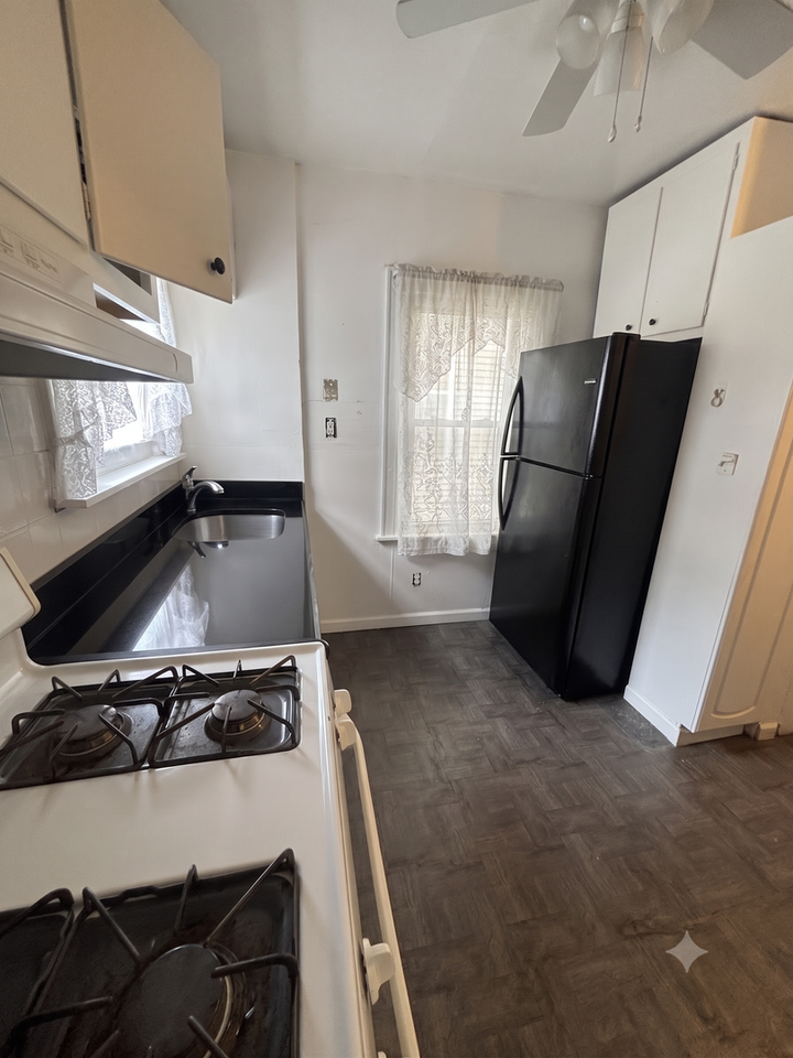 10021 Francis Lewis Blvd - Photo 7 of 23
