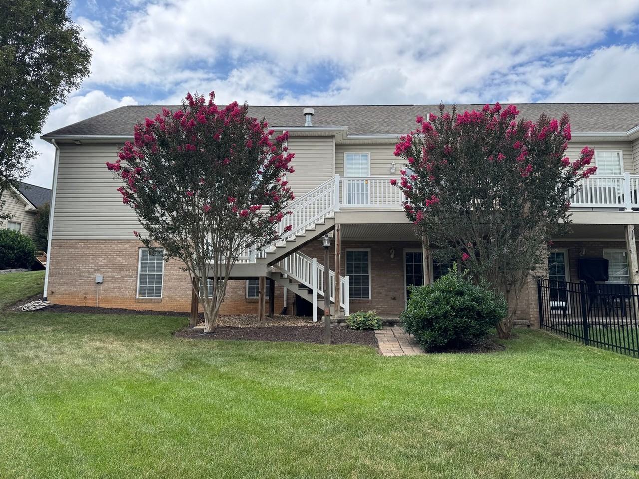 51 Cambridge Cir - Photo 3 of 30