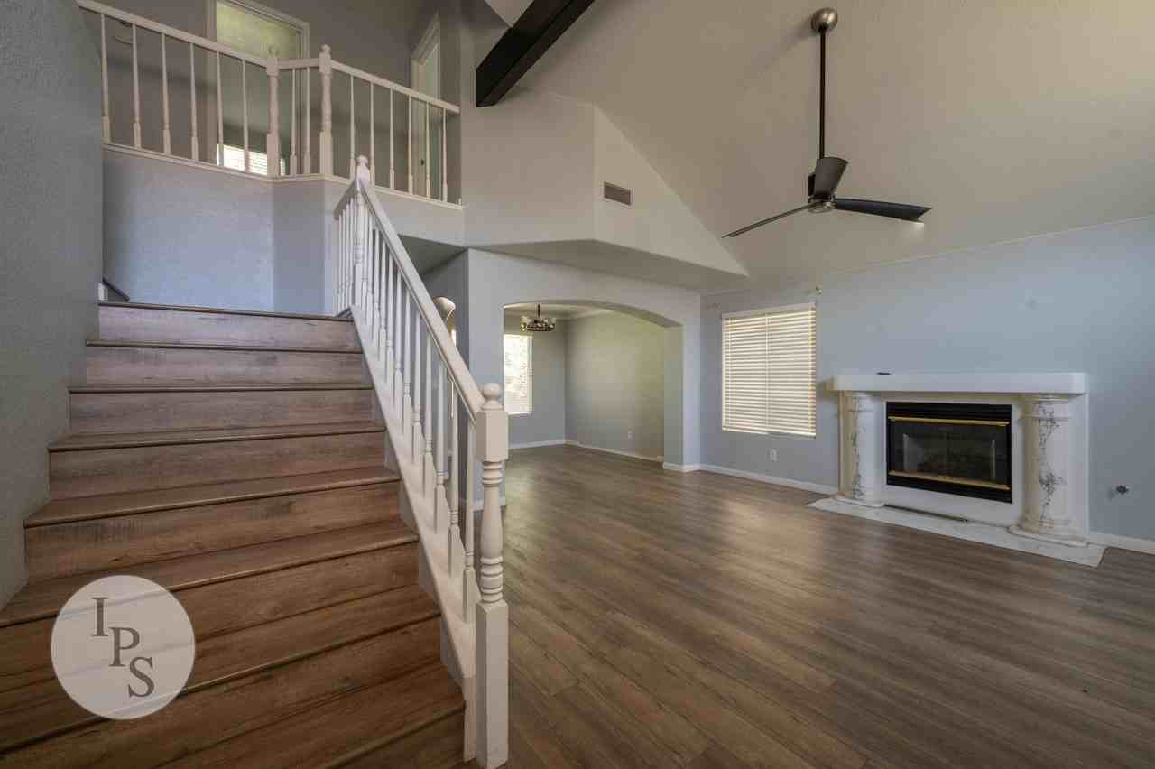 9471 N Whitehouse Dr - Photo 2 of 32