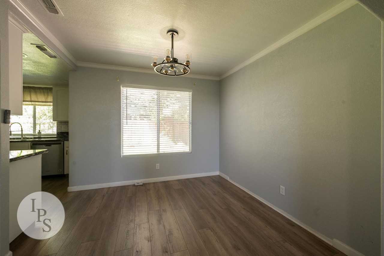 9471 N Whitehouse Dr - Photo 5 of 32