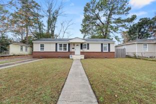 325 Manor Dr - Photo 1 of 1