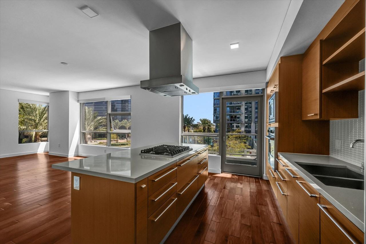 9 Macarthur Pl #403