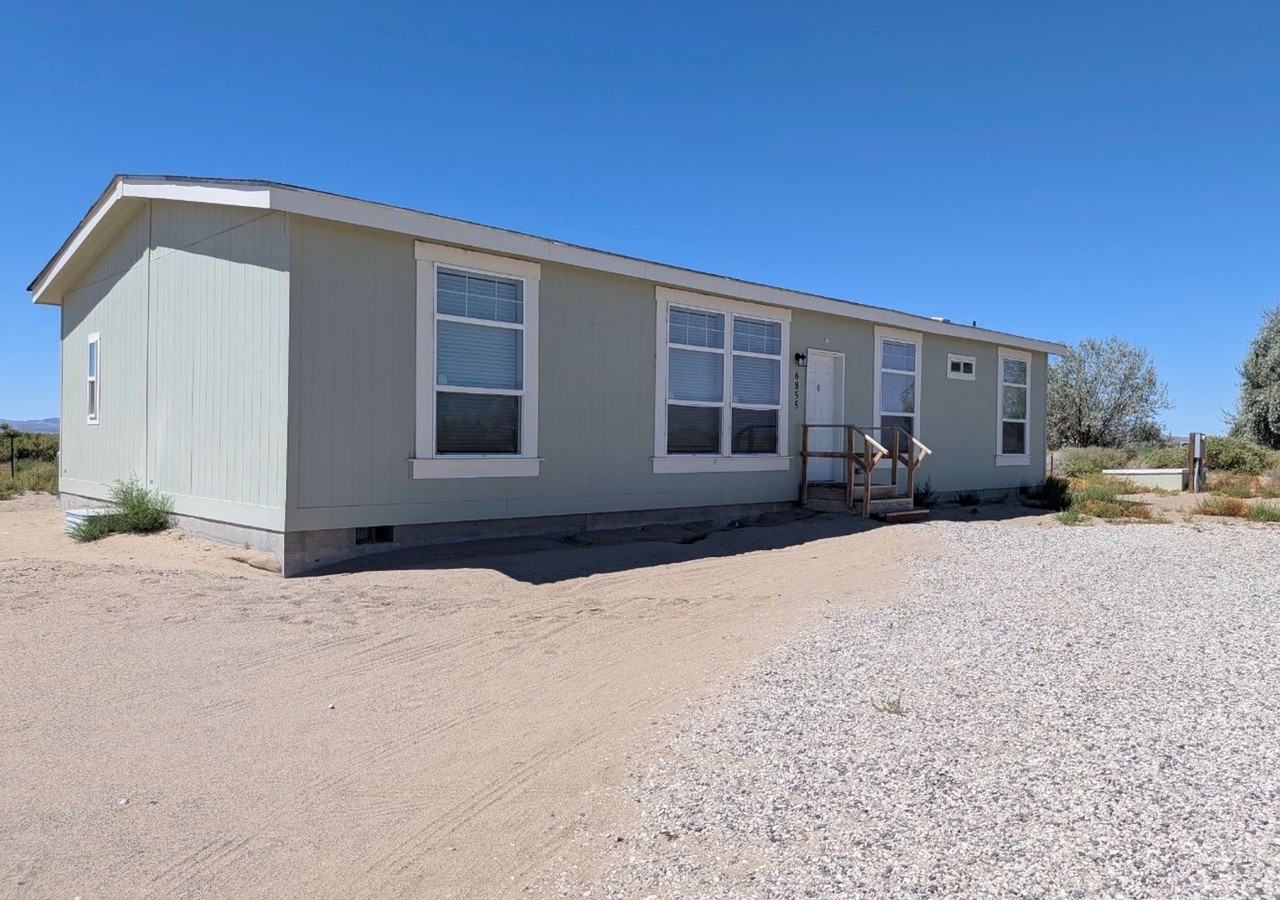 6855 Equinox Ln - Photo 2 of 20