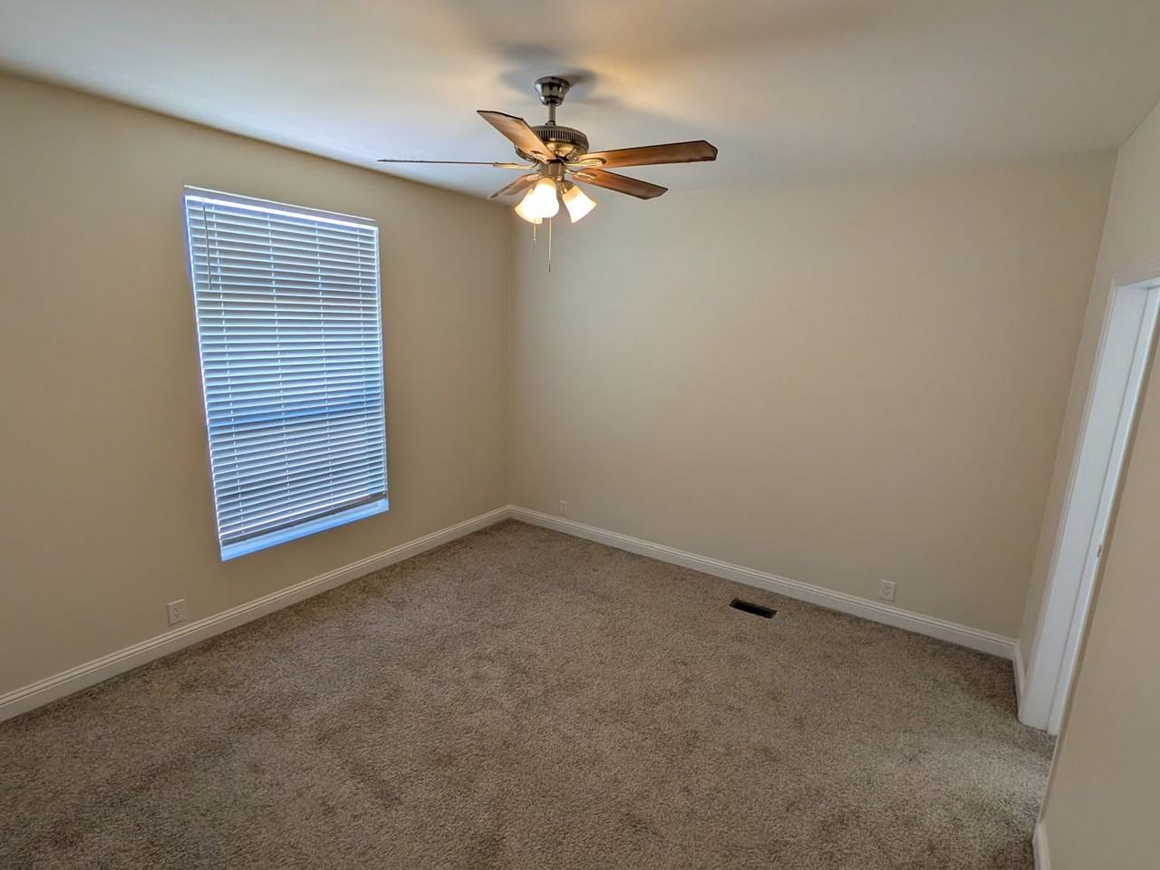 6855 Equinox Ln - Photo 7 of 20