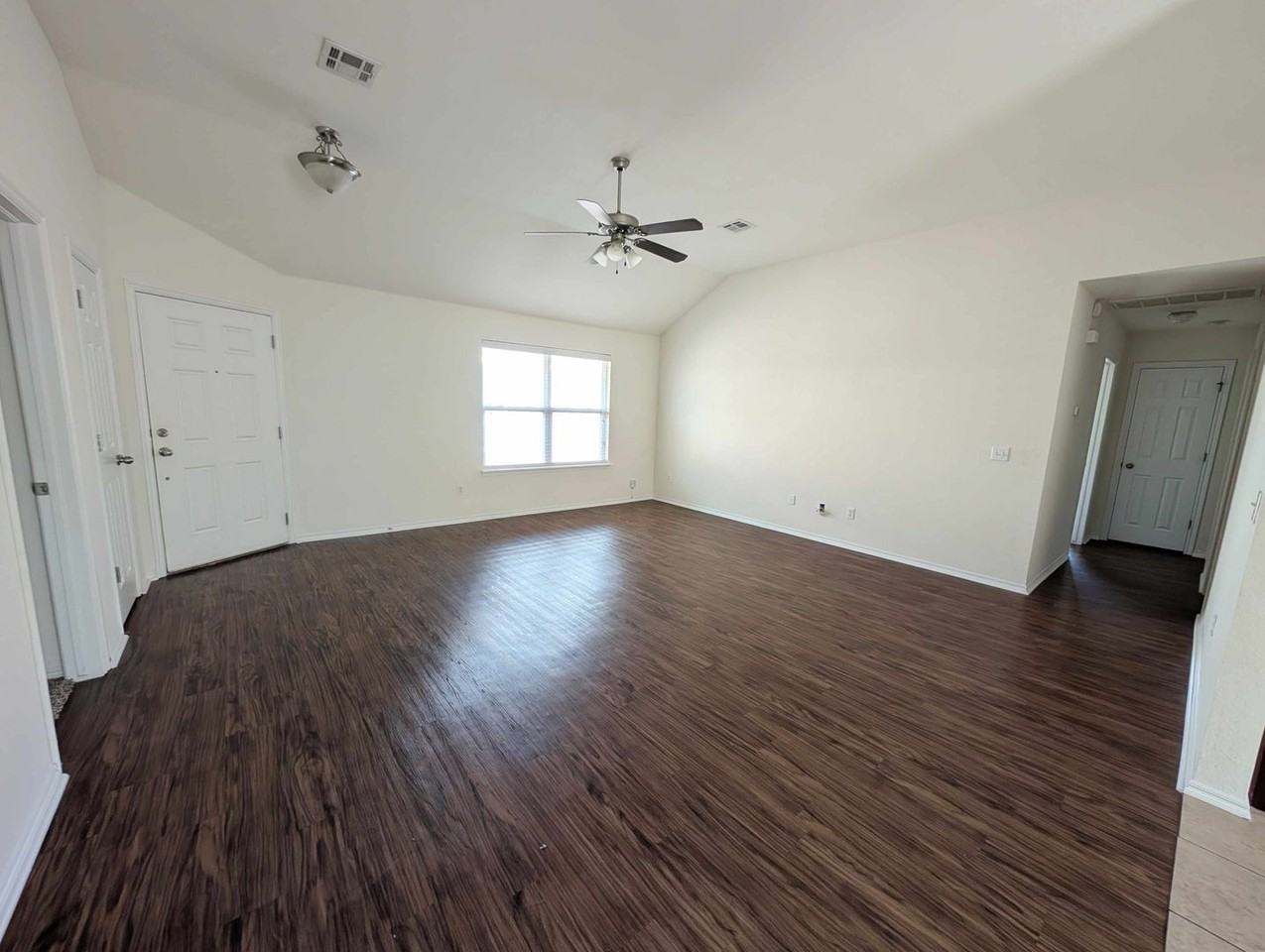 2244 Nw 199th St - Photo 4 of 13