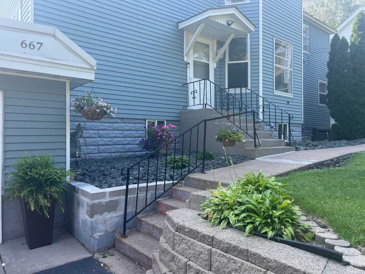 667 5th St Se #A - Photo 2 of 18