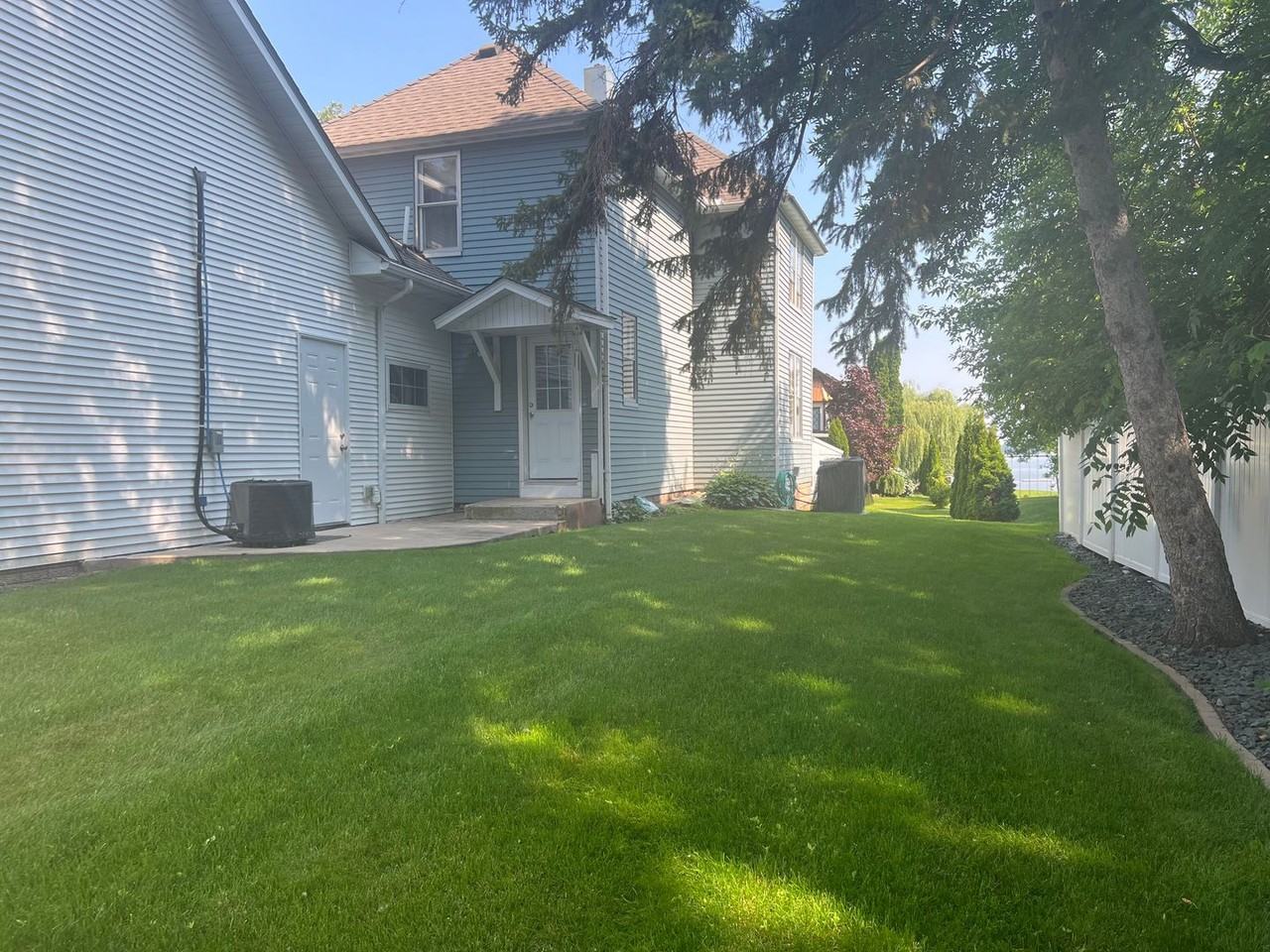667 5th St Se #A - Photo 5 of 18