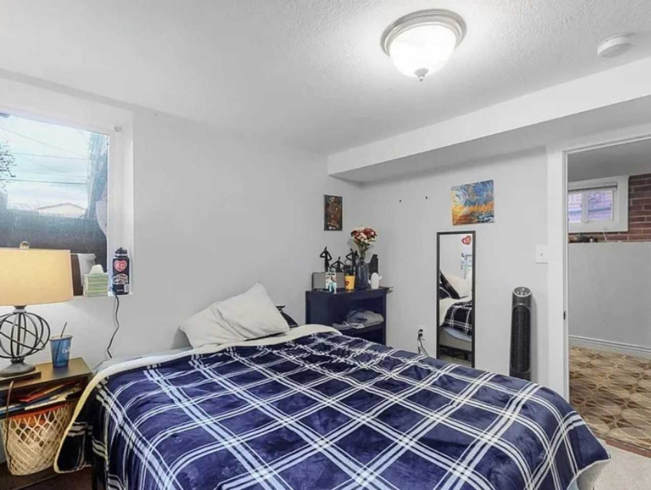 1426 Lowell Blvd - Photo 6 of 22