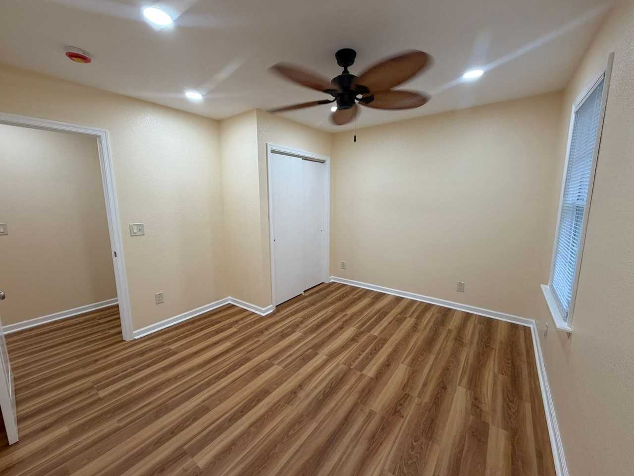 705 Canal Dr - Photo 7 of 11