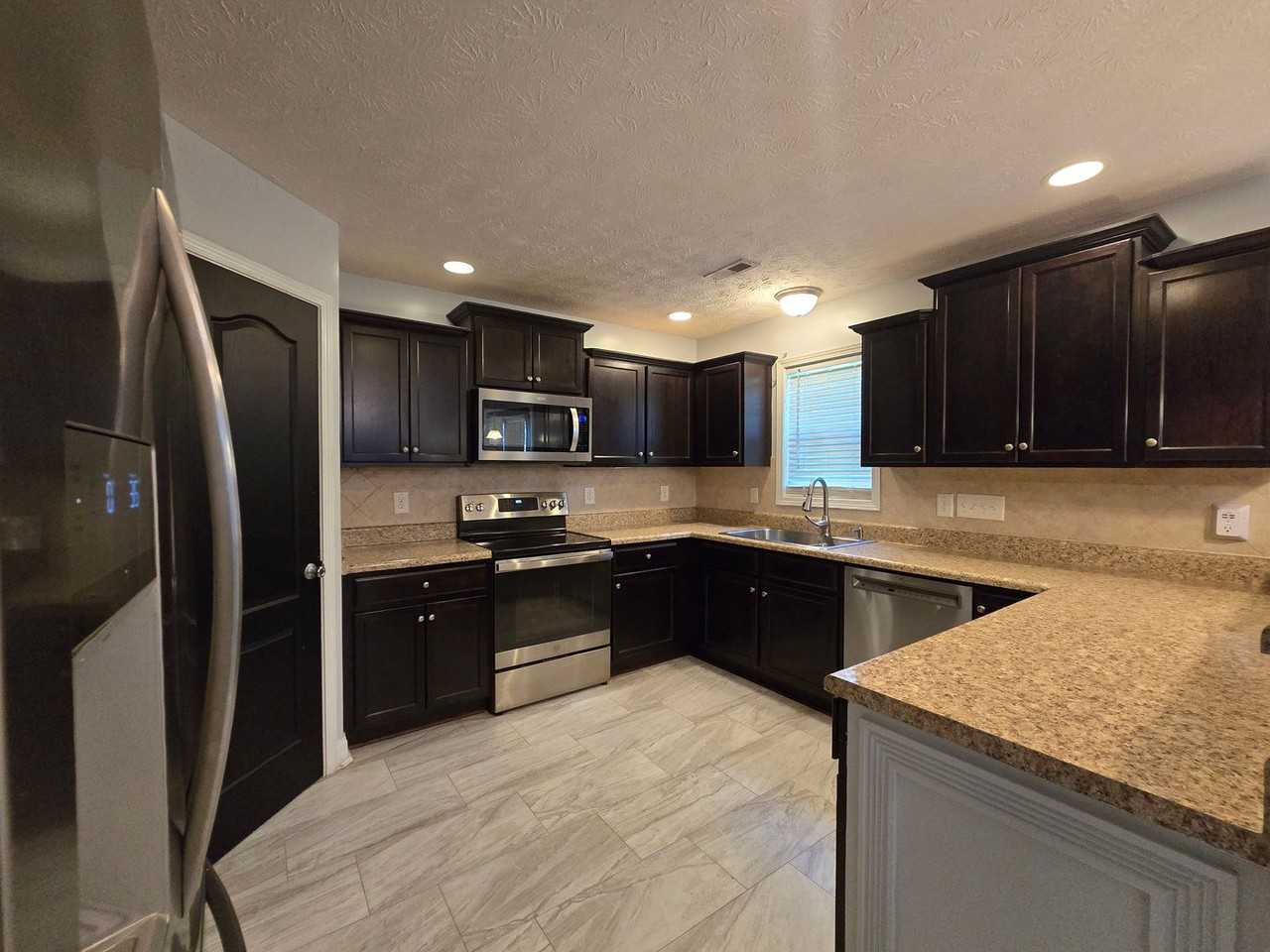 103 Flag Ln - Photo 4 of 39
