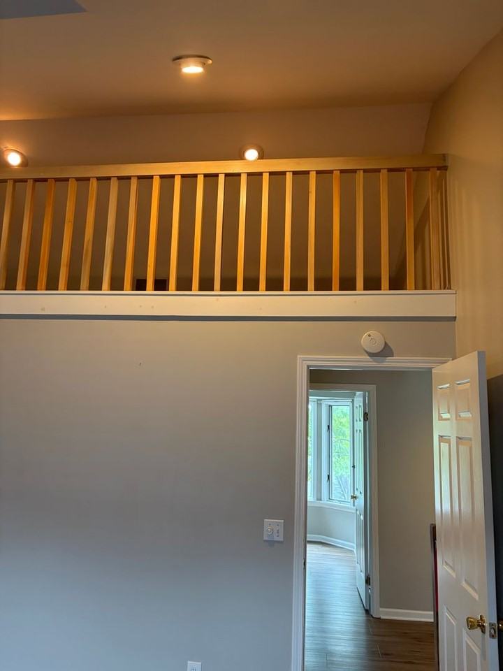350 University Ave - Photo 3 of 12