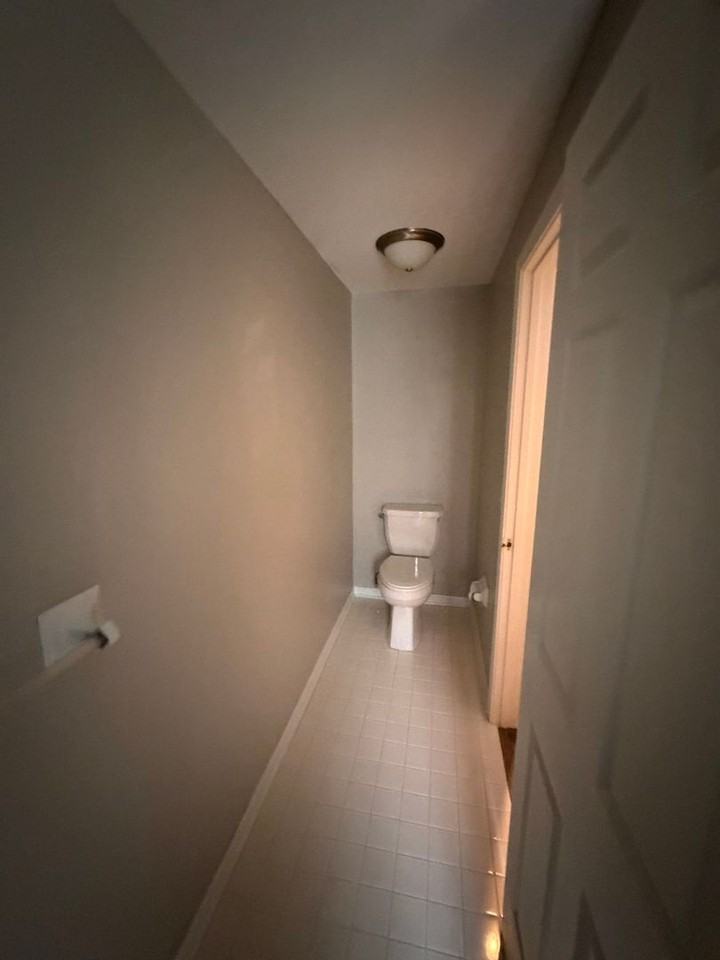 350 University Ave - Photo 6 of 12