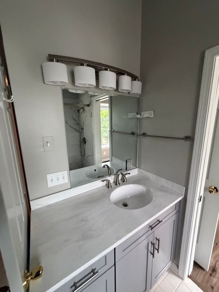 350 University Ave - Photo 7 of 12