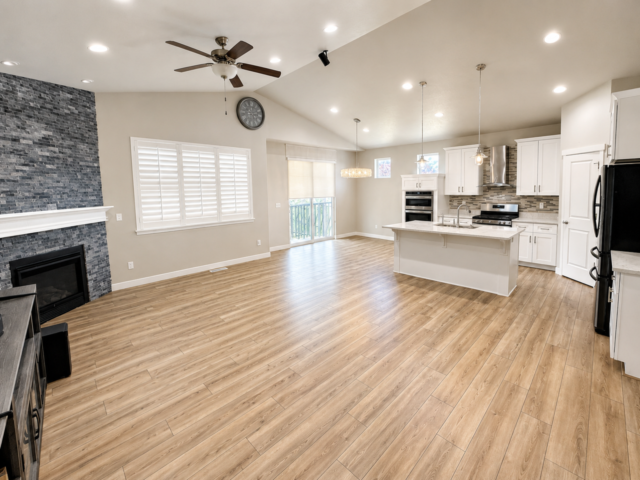 12256 S Croyden Ln - Photo 3 of 16