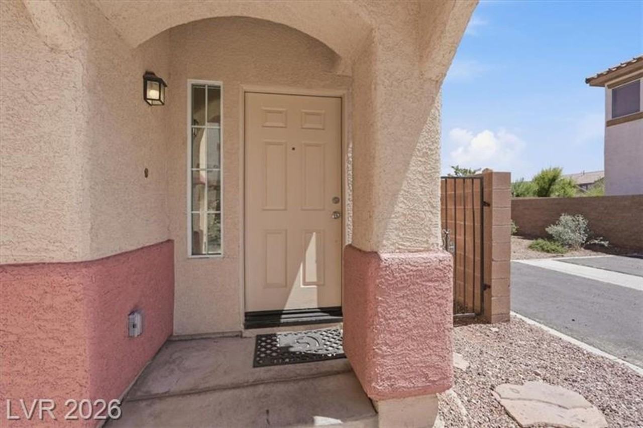 10630 Lessona St - Photo 3 of 30
