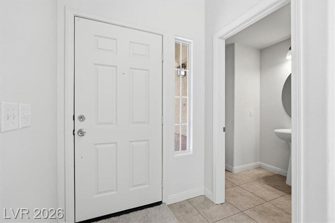 10630 Lessona St - Photo 5 of 30