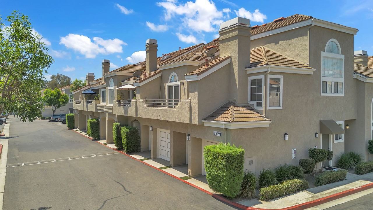 28191 Newport Way #J - Photo 2 of 30