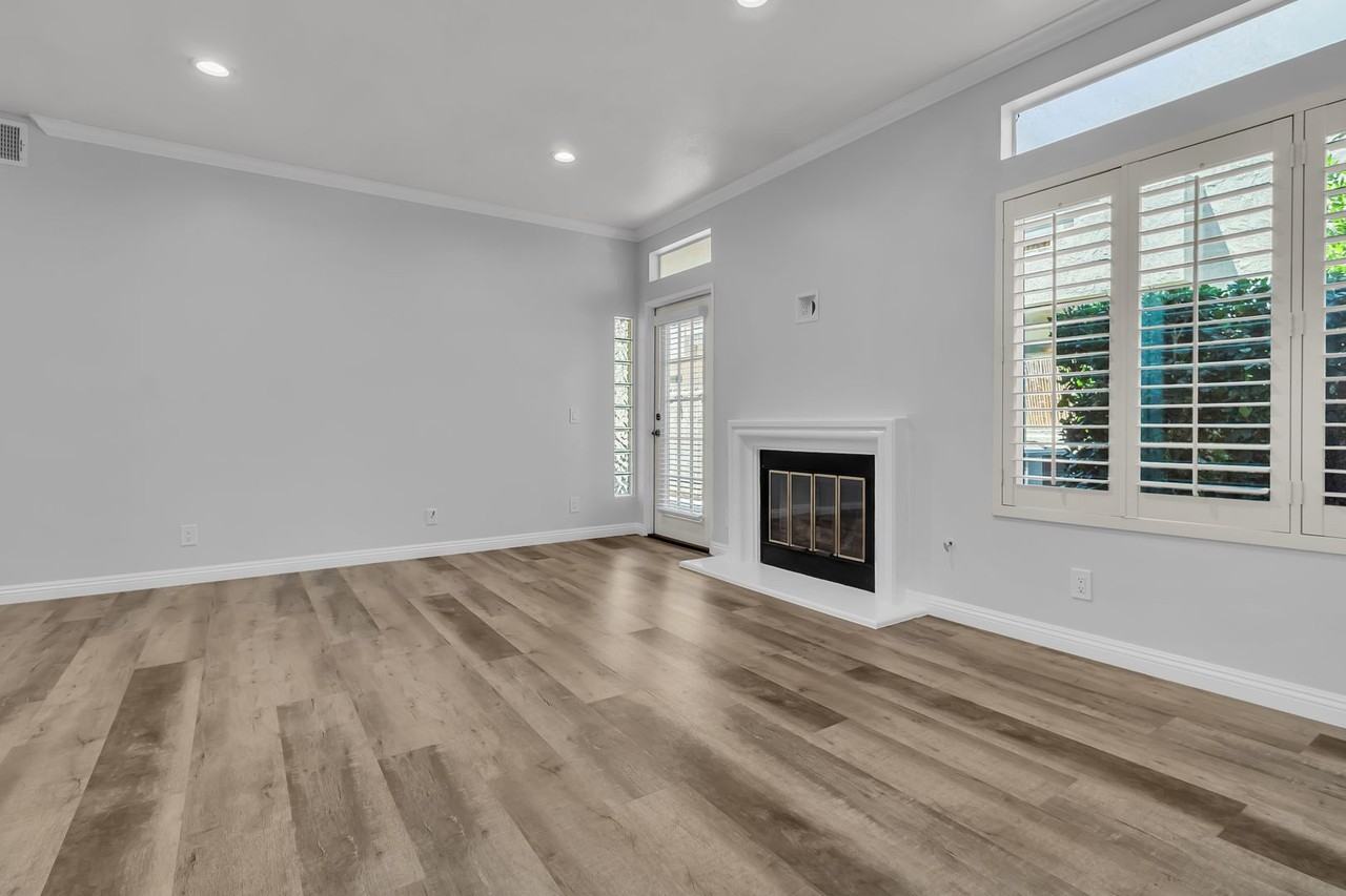 28191 Newport Way #J - Photo 5 of 30
