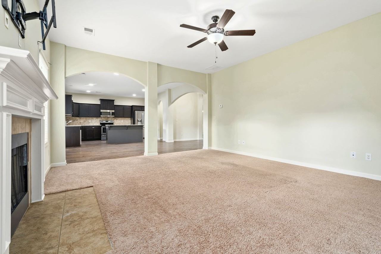 2904 Ashley Ln - Photo 4 of 25