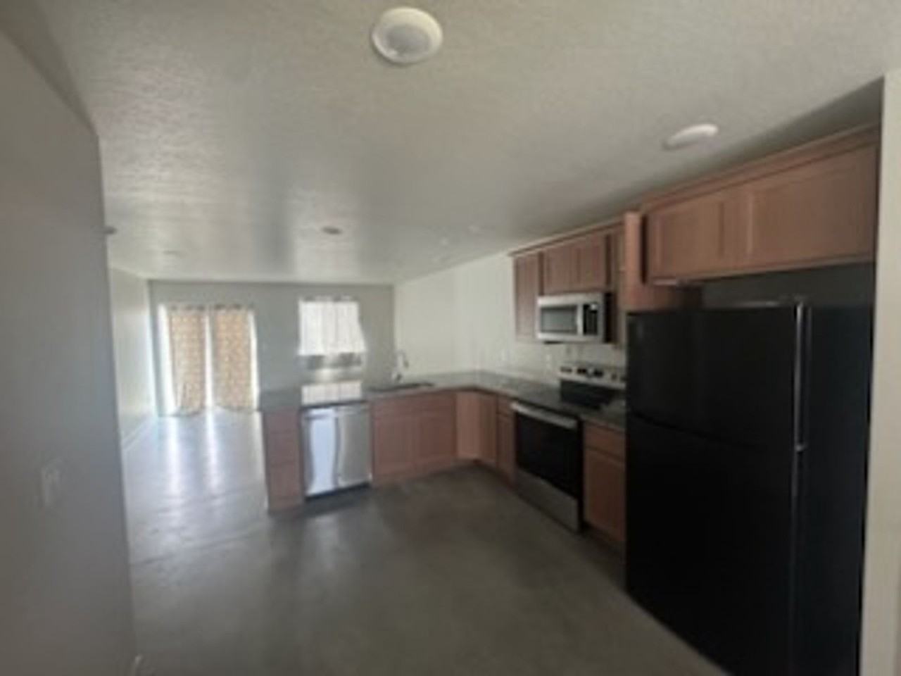 805 Tinley St - Photo 3 of 18