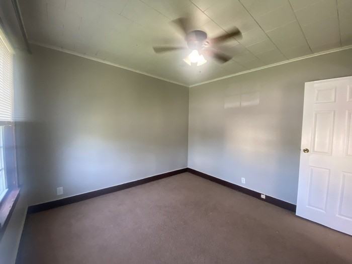 405 Budd St #4 - Photo 3 of 14