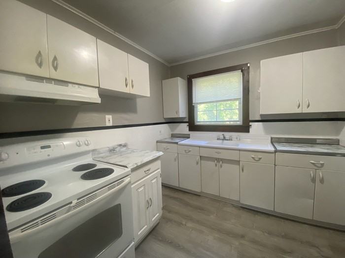 405 Budd St #4 - Photo 4 of 14