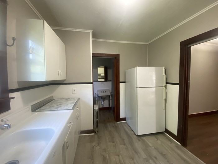 405 Budd St #4 - Photo 5 of 14
