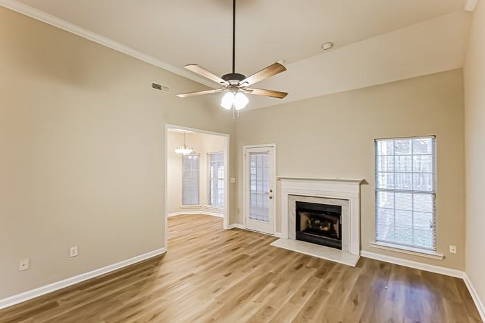 138 Daventry Dr - Photo 2 of 10