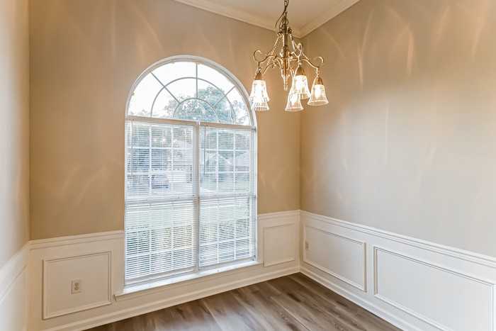 138 Daventry Dr - Photo 3 of 10