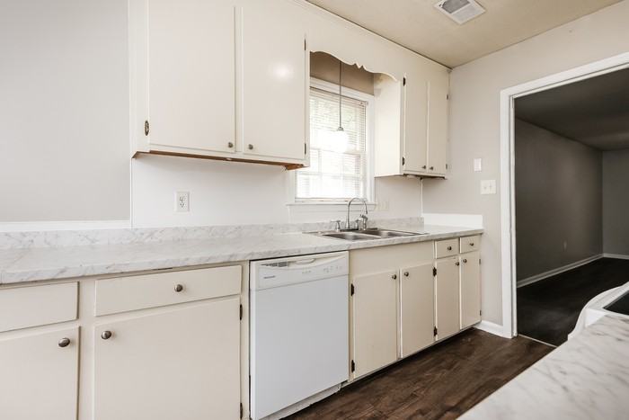 209 Bluebell Ave - Photo 7 of 12