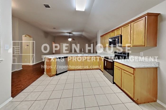 423 Butternut Dr - Photo 7 of 20