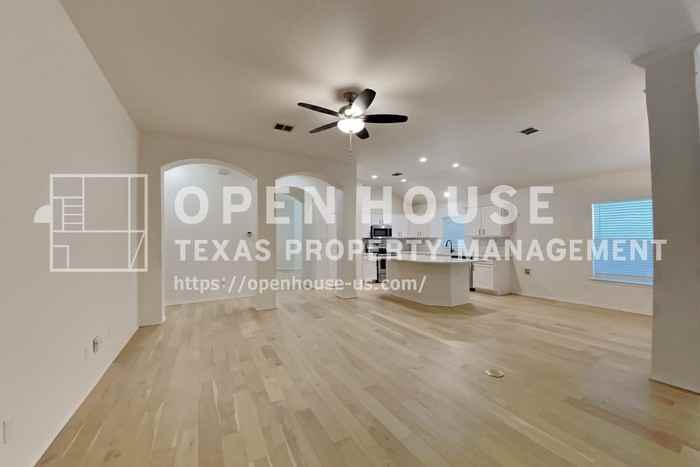 405 Hackberry Dr - Photo 4 of 20
