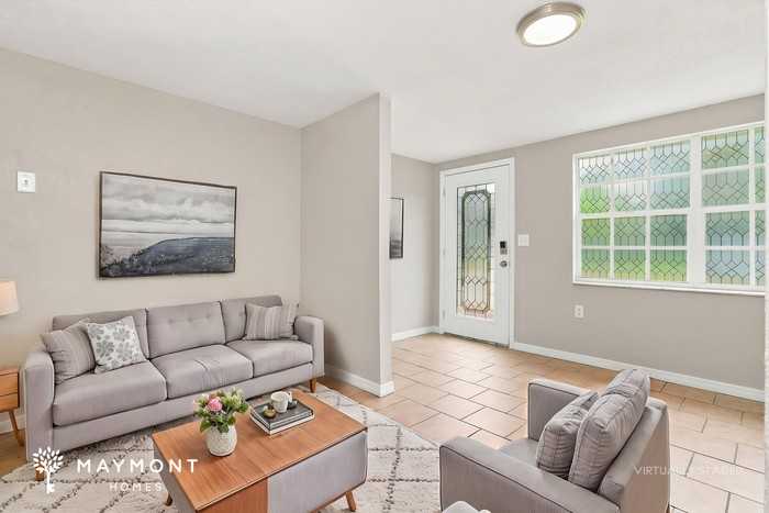 7827 Butler Ave - Photo 6 of 16