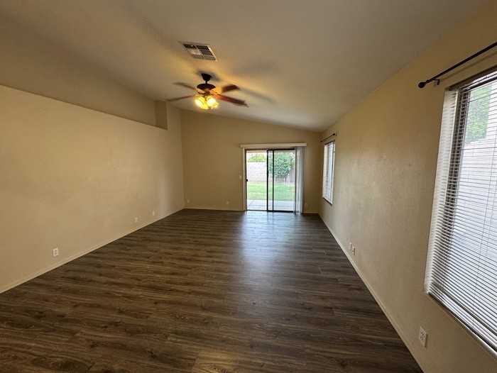 15940 N 86th Ln - Photo 5 of 26